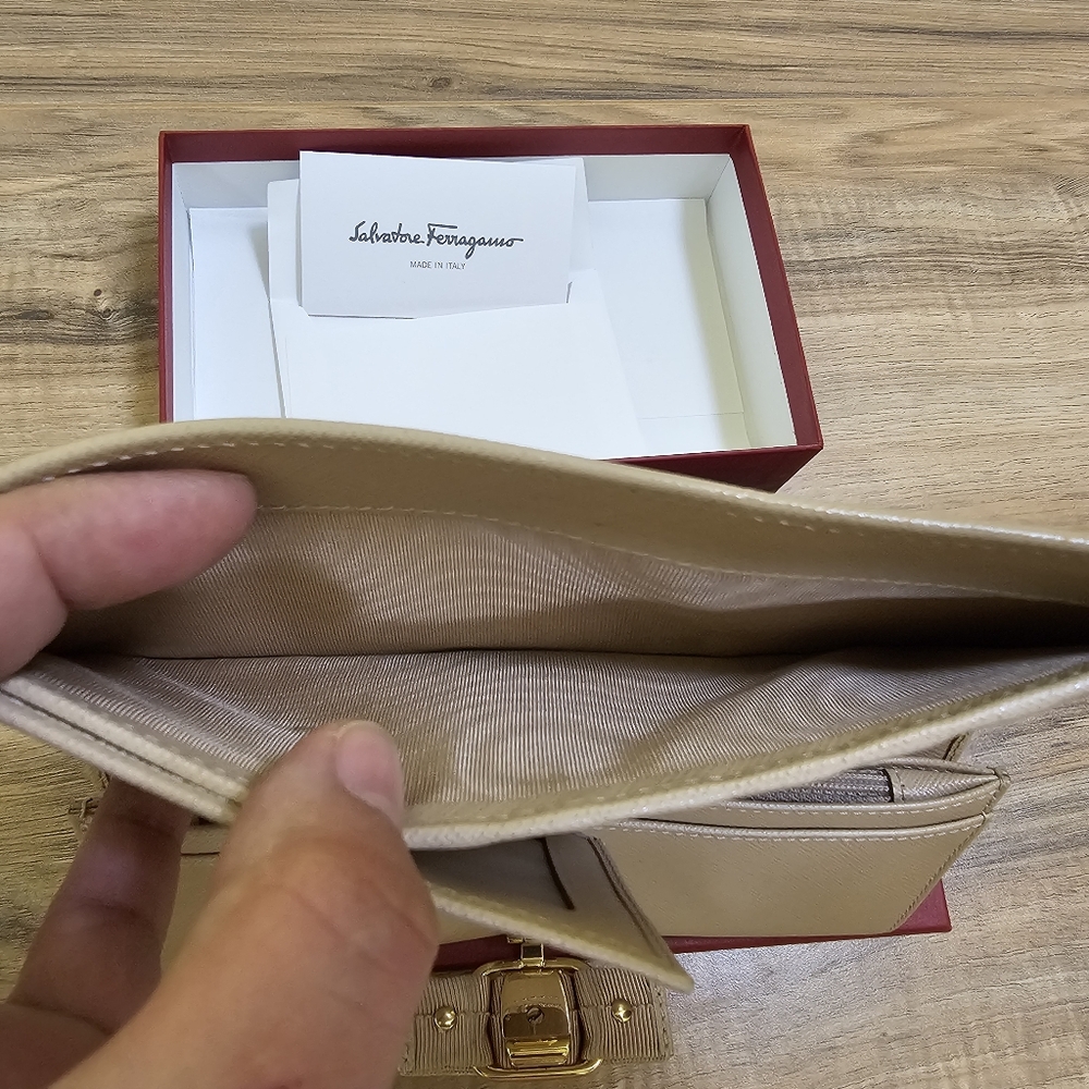 Salvatore Ferragamo Vara Ribbon Long Wallet Leather Beige - Picture 12 of 17